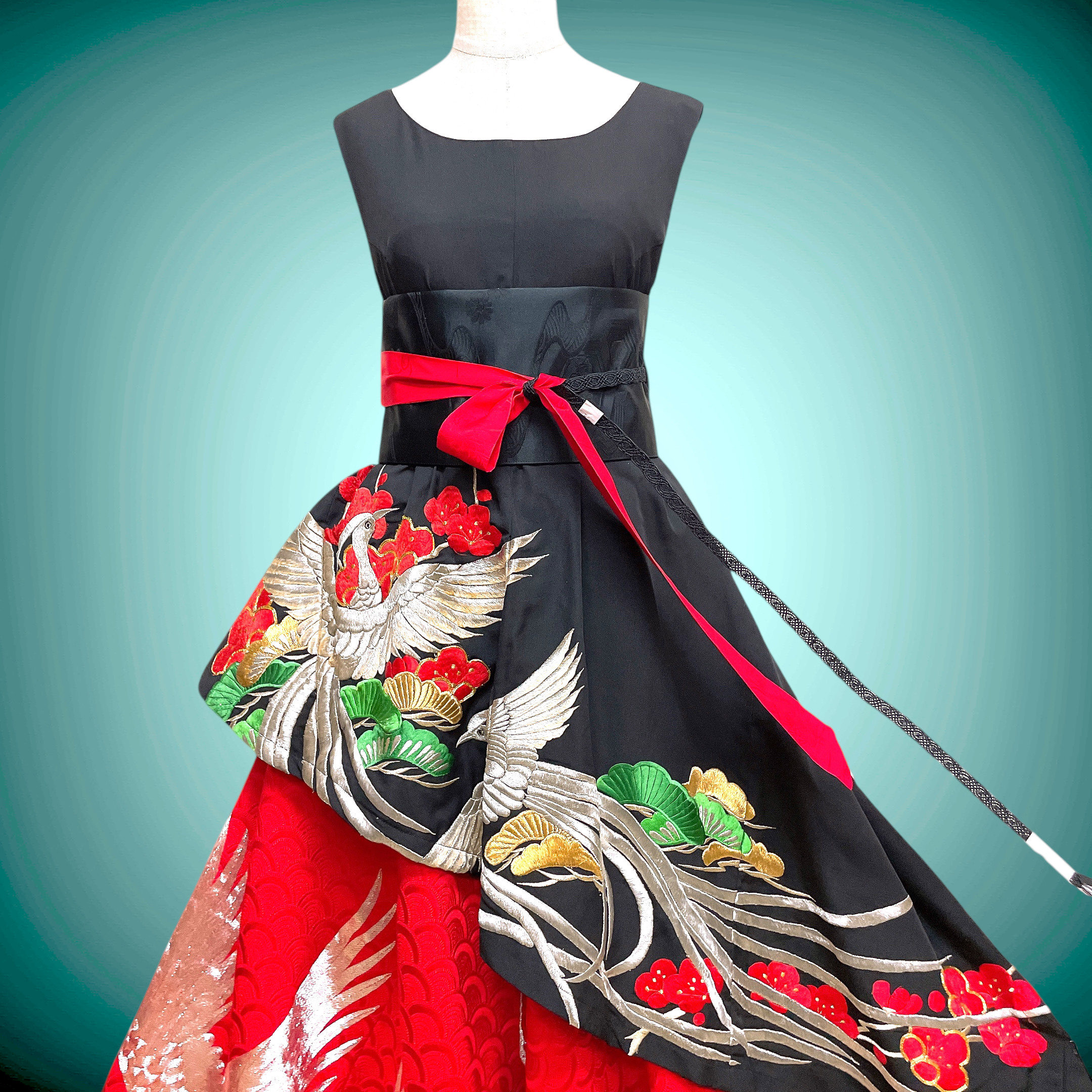 黒赤 鳳凰紋様 刺繍  圧巻の優美さ！留袖 2段フレアーワンピース フォーマル 着物リメイク L〜LL (N70301)