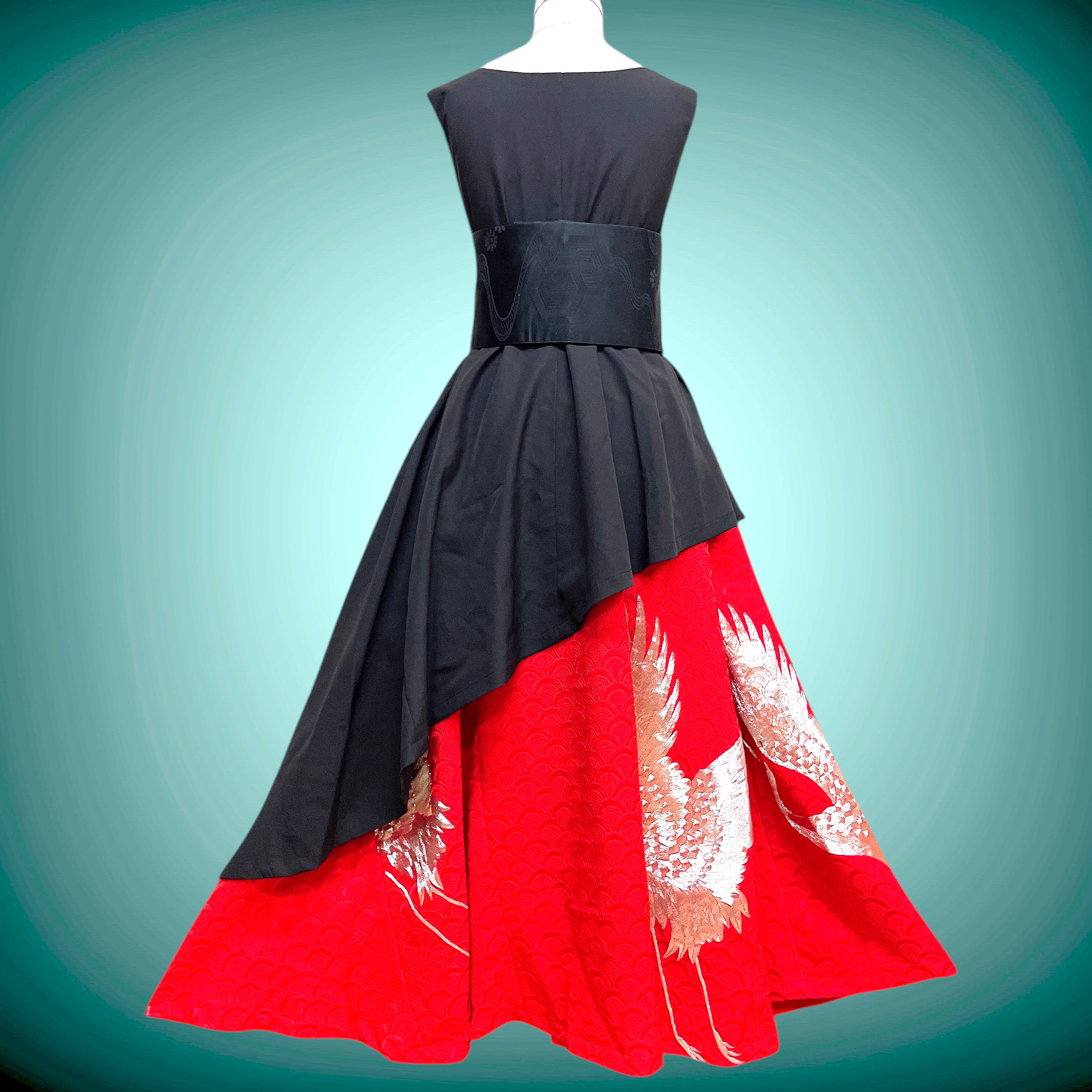 黒赤 鳳凰紋様 刺繍  圧巻の優美さ！留袖 2段フレアーワンピース フォーマル 着物リメイク L〜LL (N70301)