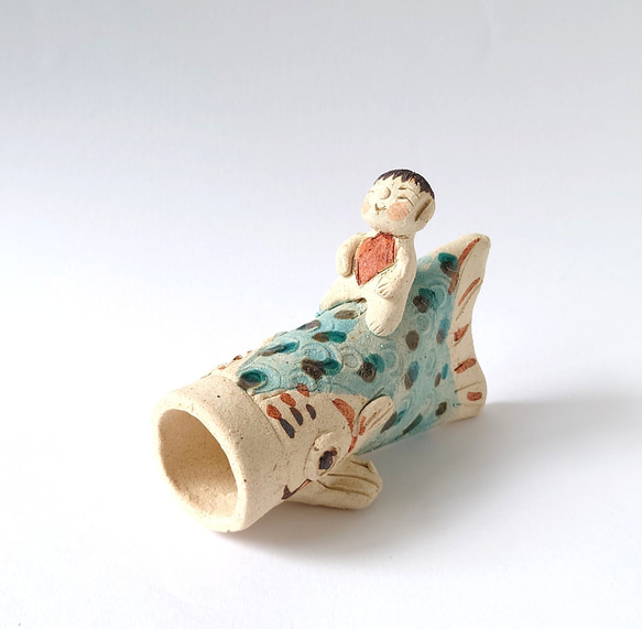 元気で笑顔の金太郎さんと鯉のぼり　　金太郎鯉遊び　置物　陶器 8枚目の画像