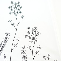 クラシコ 晴雨兼用 日傘 完全遮光 100% 刺繍 モノトーン フラワー ギフト可 8枚目の画像