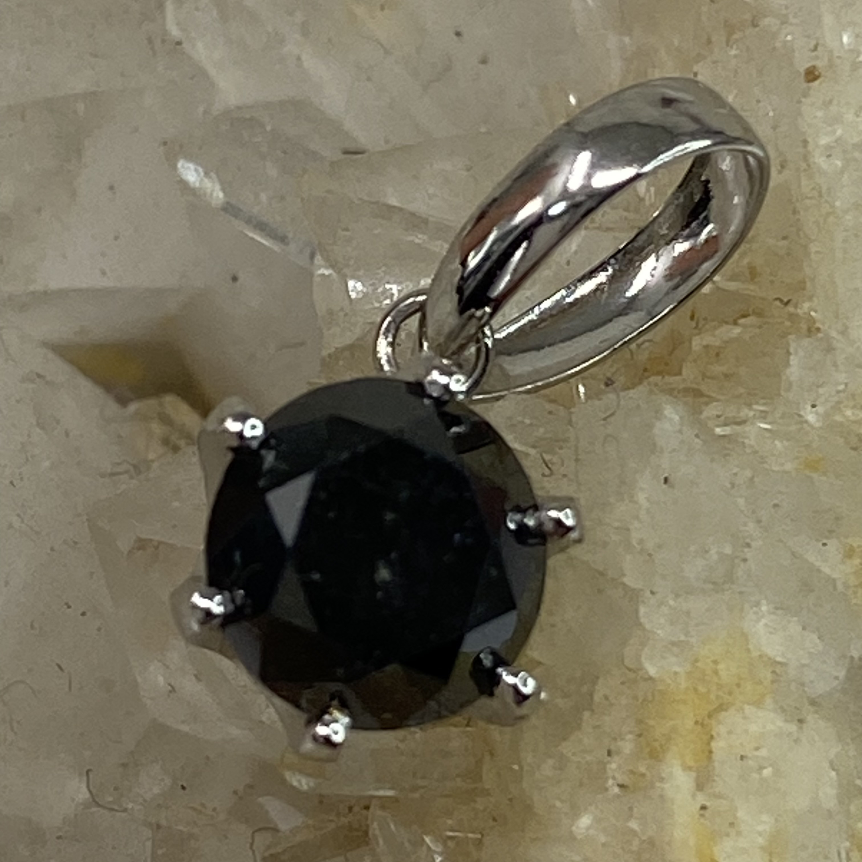 pt900 プラチナペンダント ブラックダイヤモンド 0.9ct