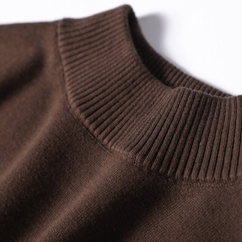 ☆サンプルセール 1点のみ☆2000円オフ☆モックネックセーター黒み  