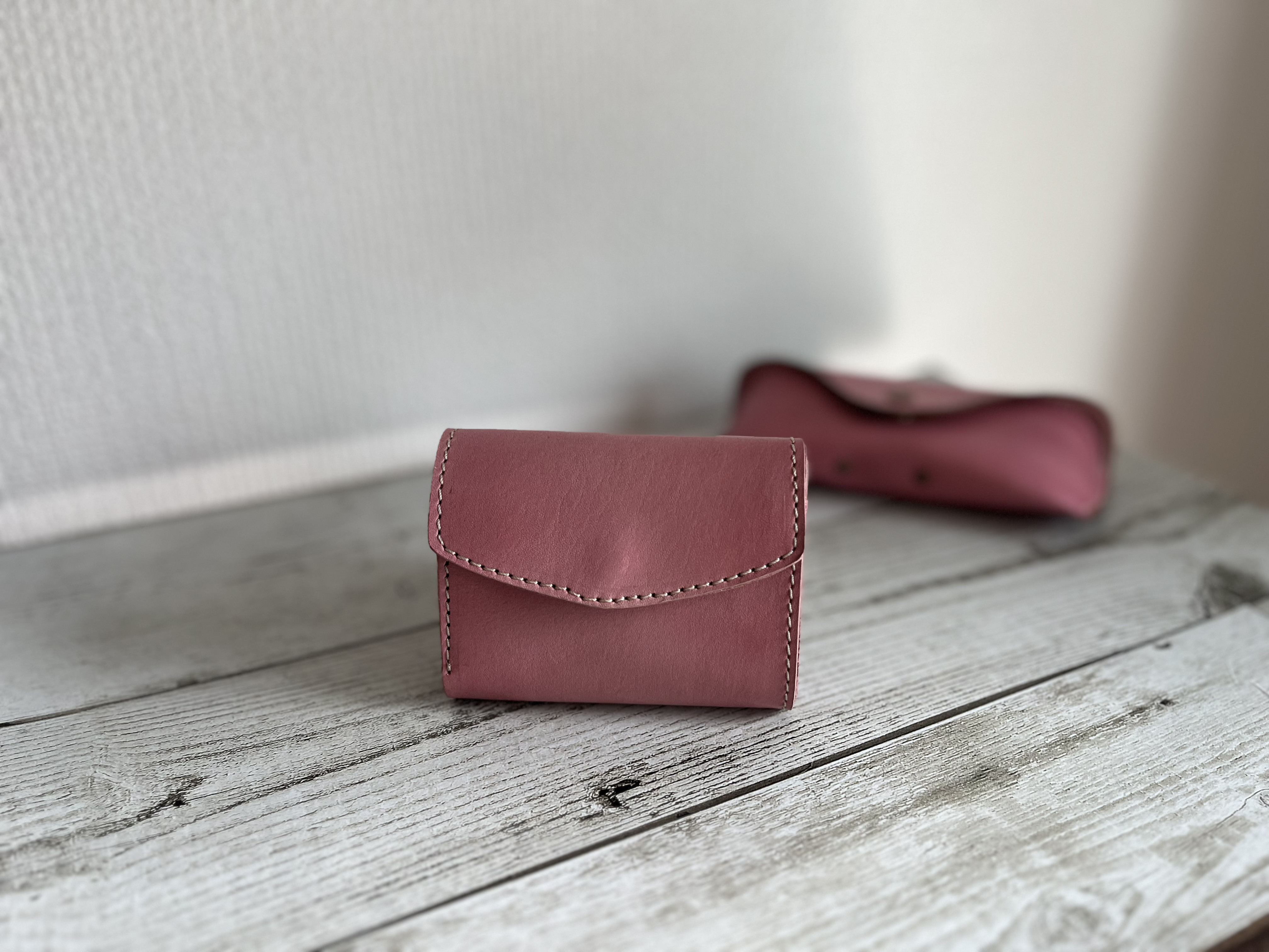 レザー　ミニ財布　三つ折り　桜ピンク　手染め