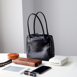 柔軟鞣製皮革迷你方形手提包 | 設計優雅，方便攜帶 第17張的照片