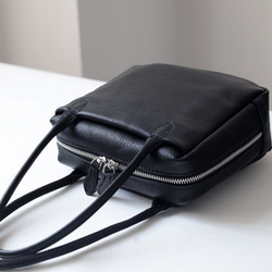 柔軟鞣製皮革迷你方形手提包 | 設計優雅，方便攜帶 第12張的照片