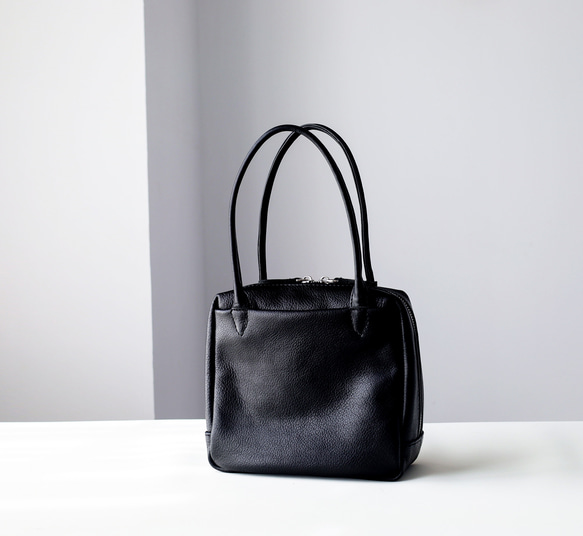 柔軟鞣製皮革迷你方形手提包 | 設計優雅，方便攜帶 第1張的照片