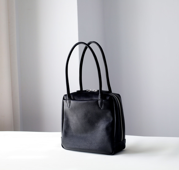 柔軟鞣製皮革迷你方形手提包 | 設計優雅，方便攜帶 第3張的照片