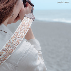 【アーチフラワー】テラコッタ　カメラストラップ　インド刺繍　帆布　可愛い　おしゃれ　エスニック　くすみカラー　オレンジ 10枚目の画像