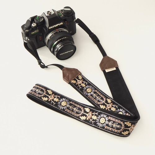 アーチフラワー】インド刺繍 カメラストラップ ブラック 帆布 フェイク