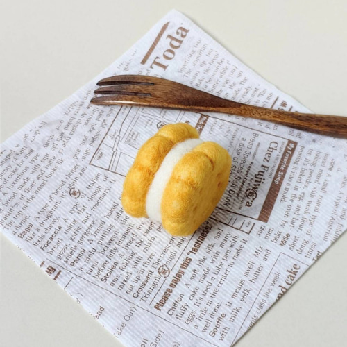 ふかふか癒やしのビスケットサンド 羊毛フェルト 羊毛フェルト