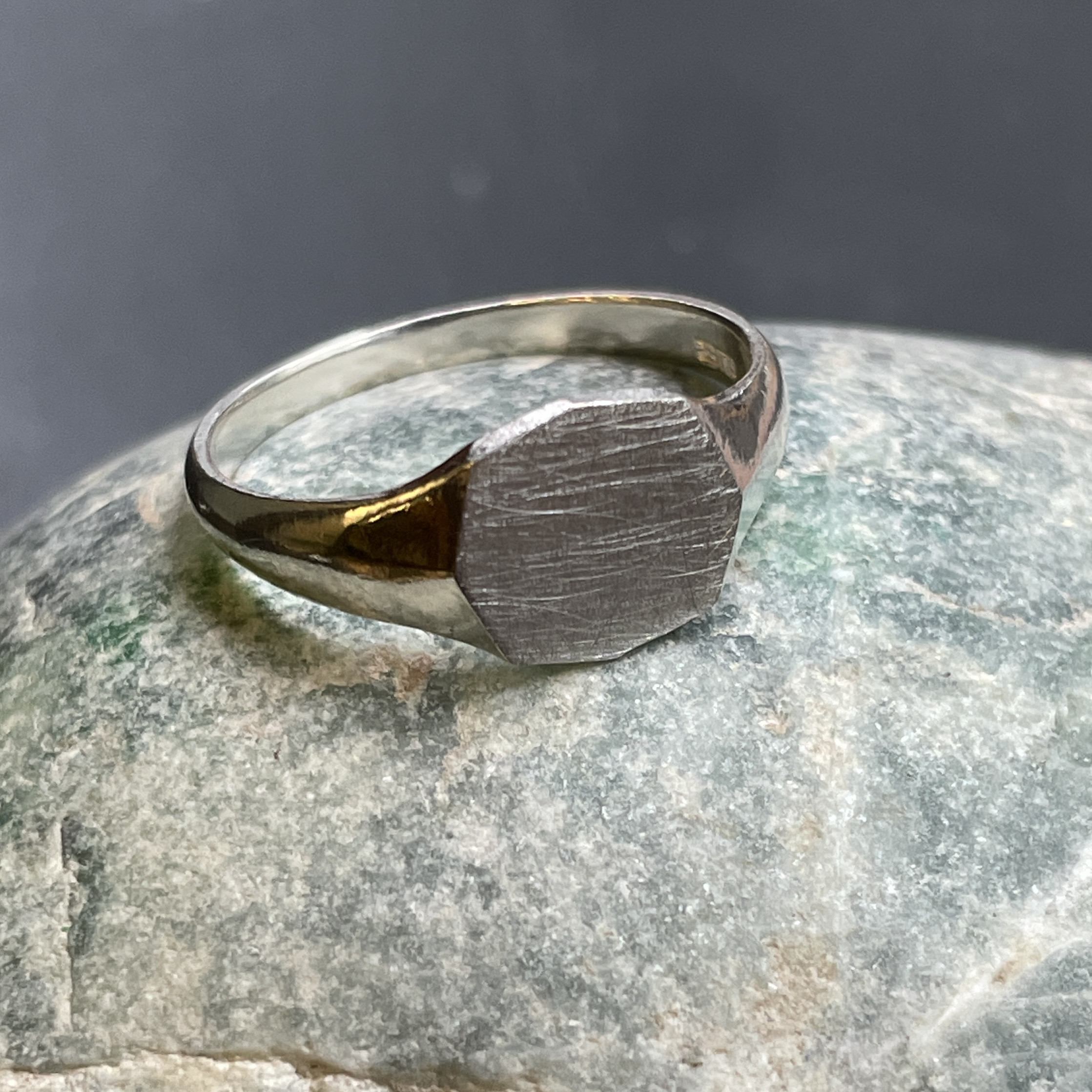 シグネットシリーズ　8角トップ　ユニセックスアクセサリー　シルバーSV925リング