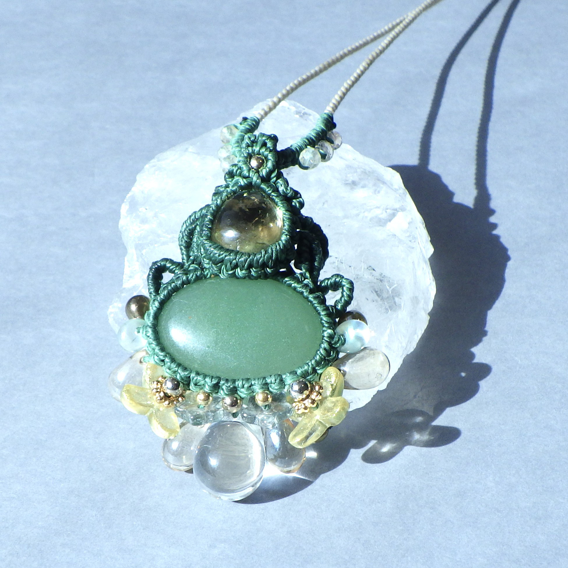 アベンチュリンのマクラメフレーミングネックレス「デコレⅡ」