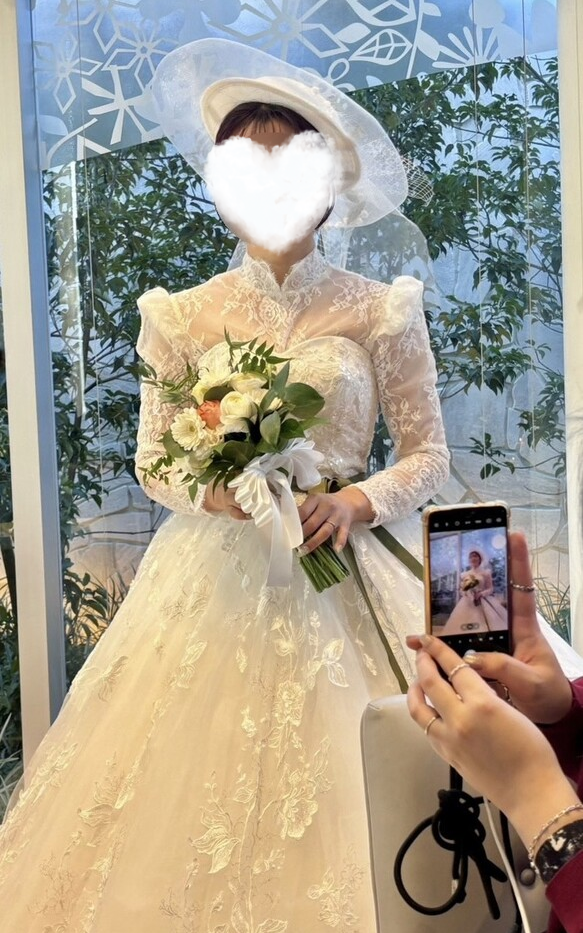 実例写真！ボレロ 長袖 クラシカル 花嫁/ウェディングドレス 流れる透け花レース