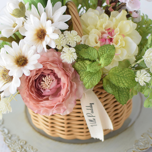 送料無料！【母の日ギフト♪】枝付き桜とチューリップのバスケット