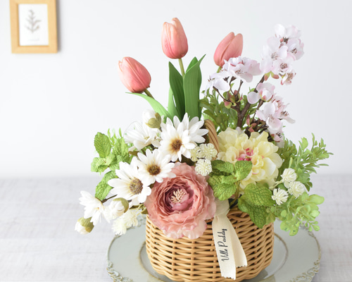 送料無料！【母の日ギフト♪】枝付き桜とチューリップのバスケット