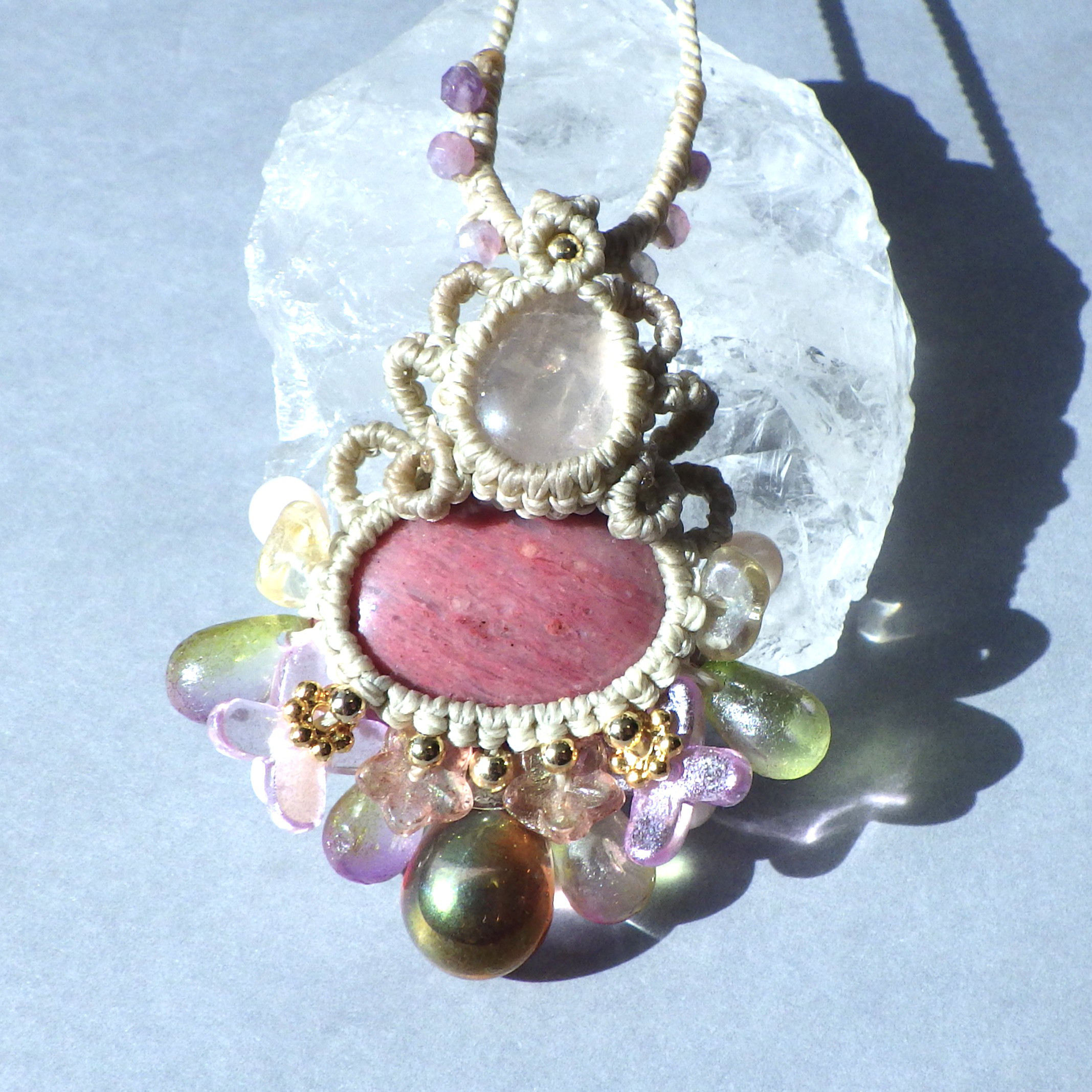 シリシャスシストのマクラメフレーミングネックレス「デコレⅡ」