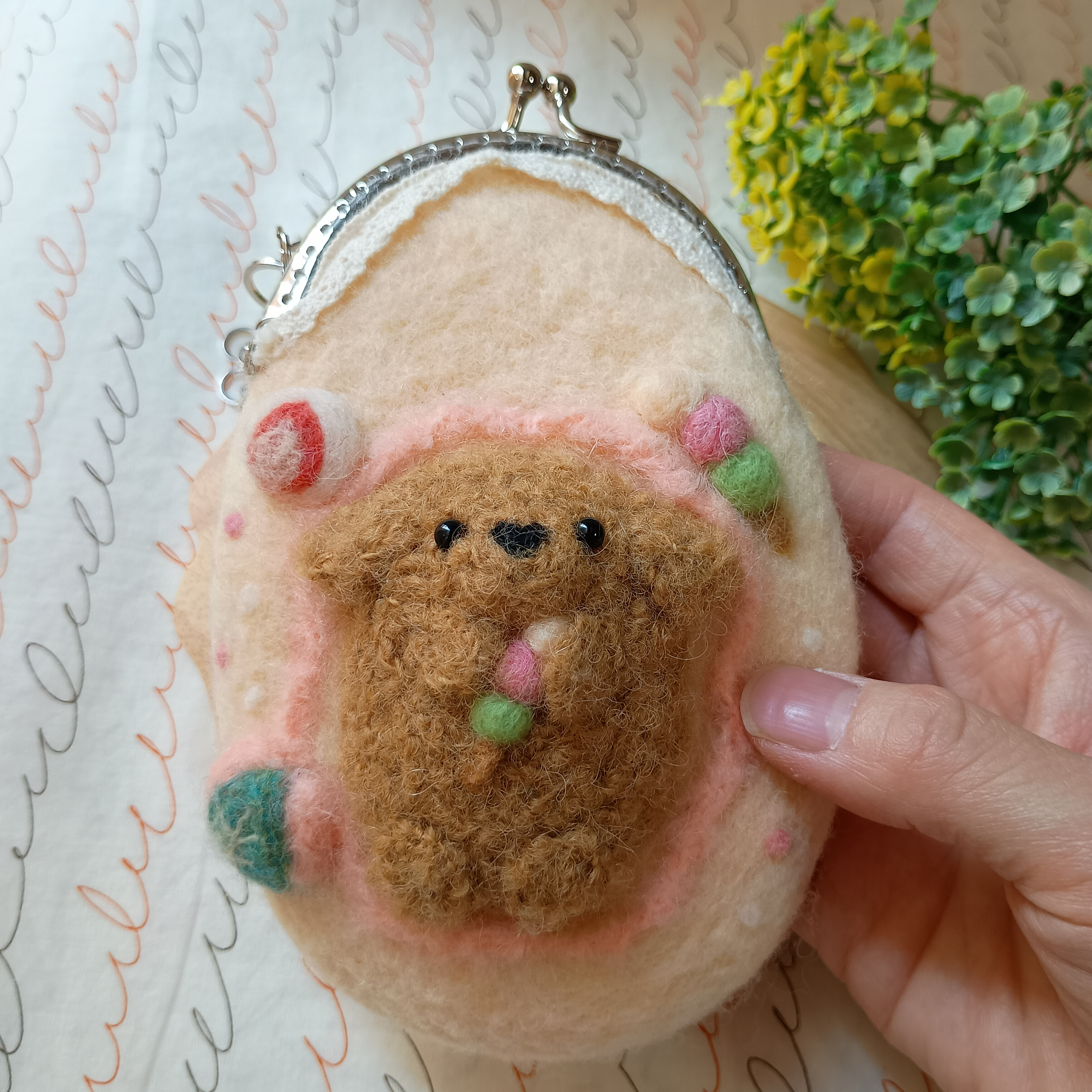 和菓子でお花見　プードルさん　がま口　羊毛フェルト　ポーチ