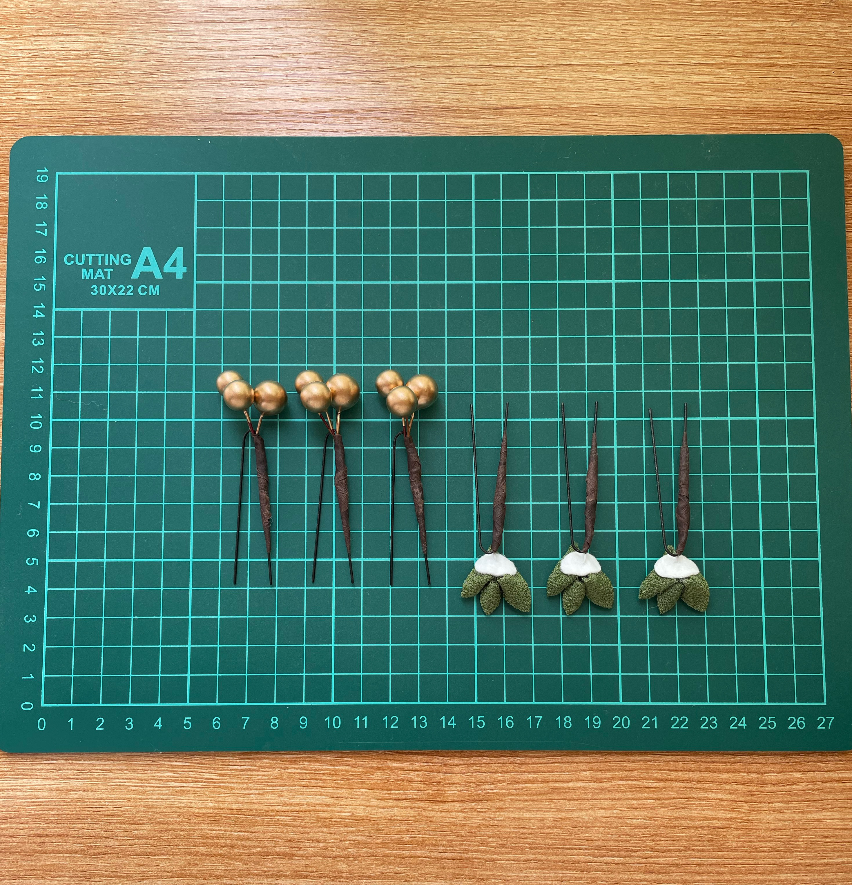 つまみ細工髪飾り　成人式　卒業式　髪飾り