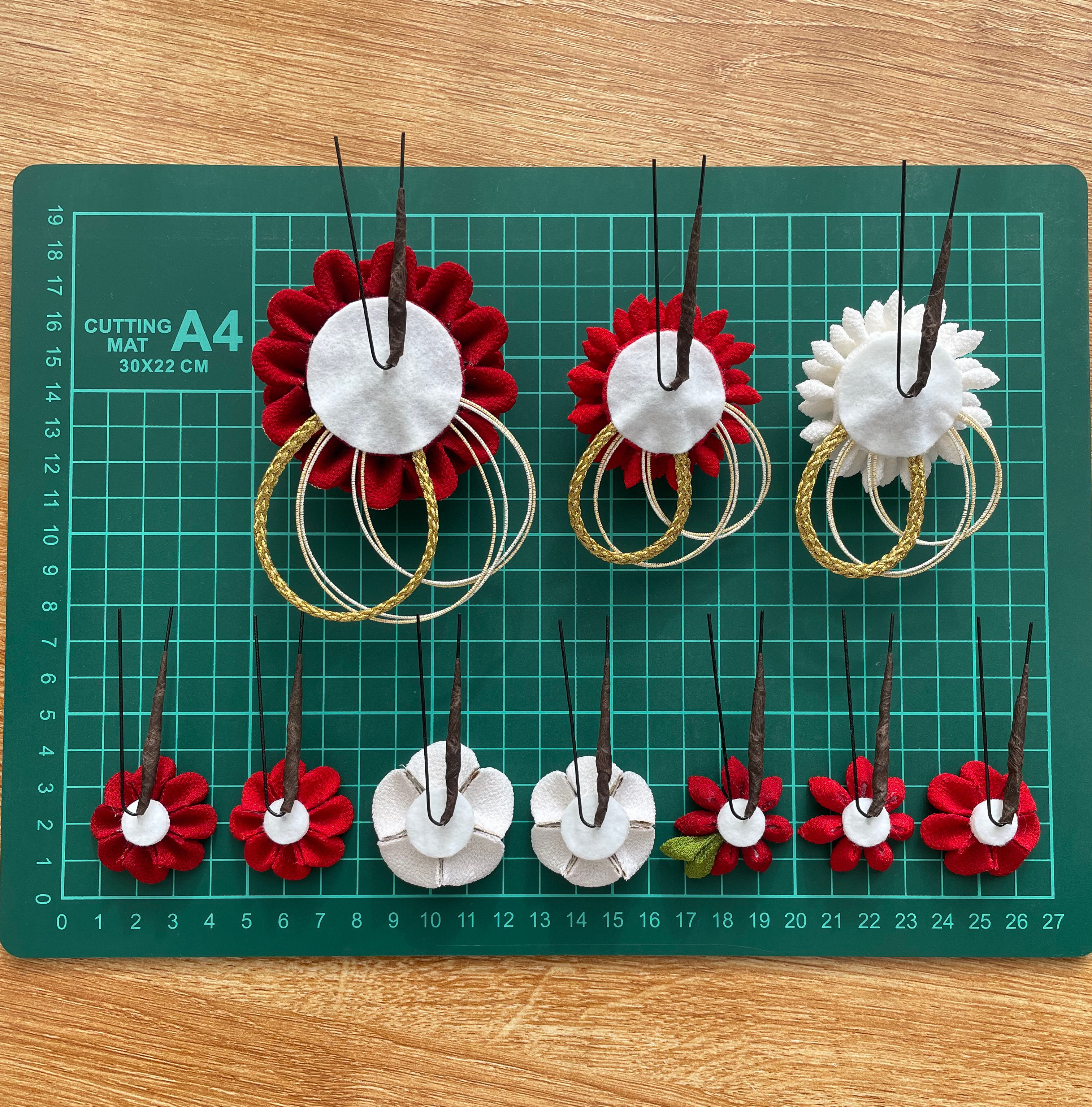 つまみ細工髪飾り　成人式　卒業式　髪飾り