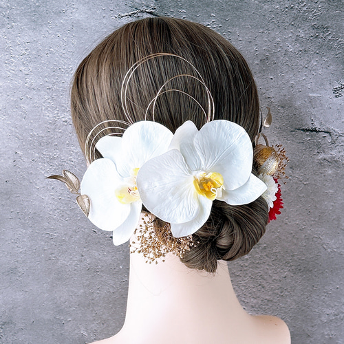凛と咲く胡蝶蘭の髪飾り①R 結婚式 成人式 胡蝶蘭 和装 振袖 卒業式 白