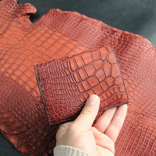 ワニ革手縫ウォレット ワニ革使用2つ折り財布 手縫い商品 二つ折り財布 TOKYO BESPOKE