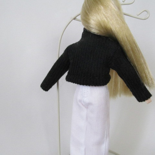 リカちゃんのお洋服＊ニット＊タートルネック＊黒＊ハンドメイド