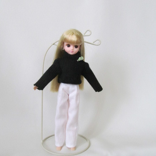 リカちゃんのお洋服＊ニット＊タートルネック＊黒＊ハンドメイド