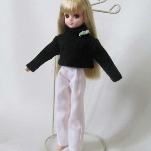 リカちゃんのお洋服＊ニット＊タートルネック＊黒＊ハンドメイド