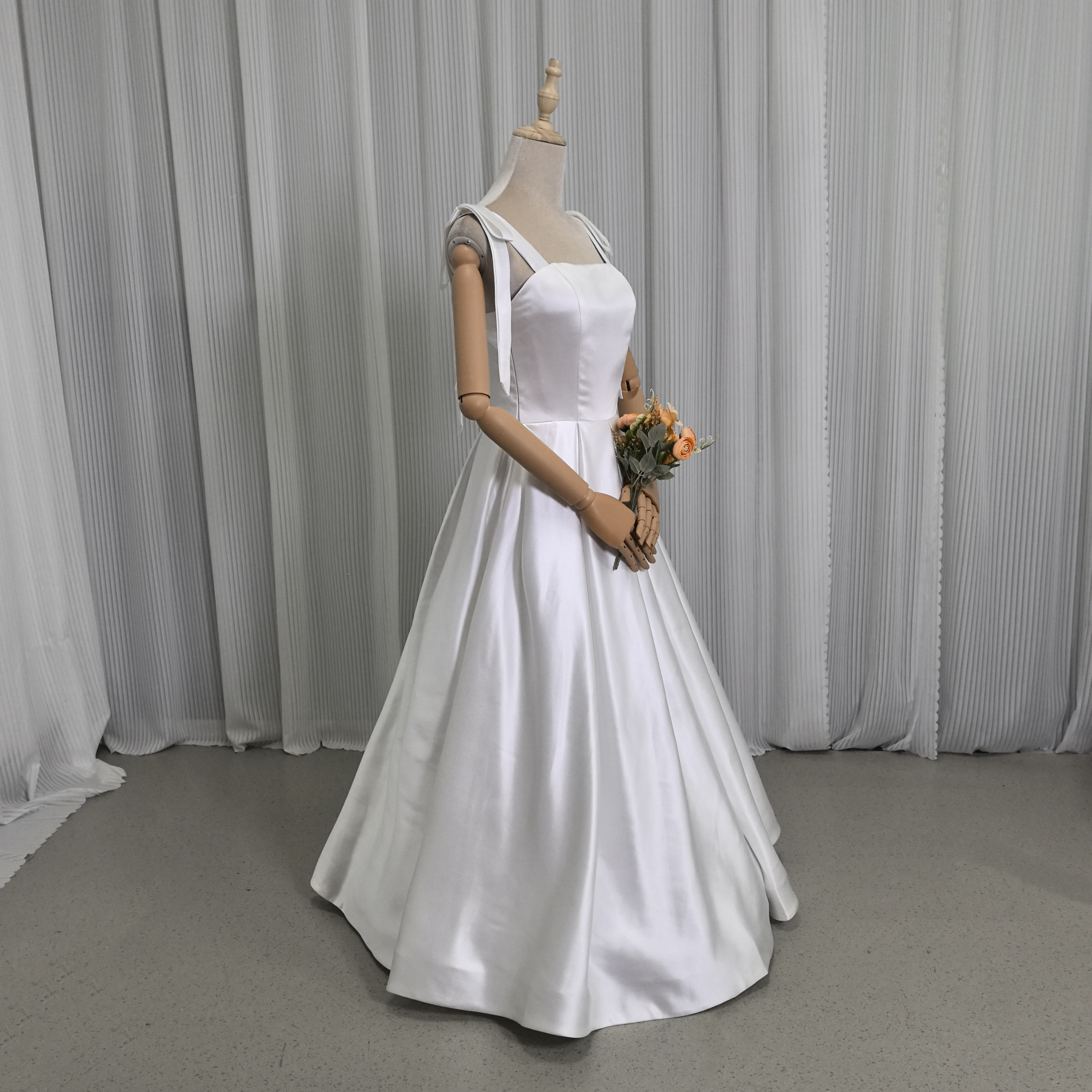 送料無料！パーティードレス キャミソール 編み上げ ロング 光沢サテン スレンダーライン 前撮り 二次会