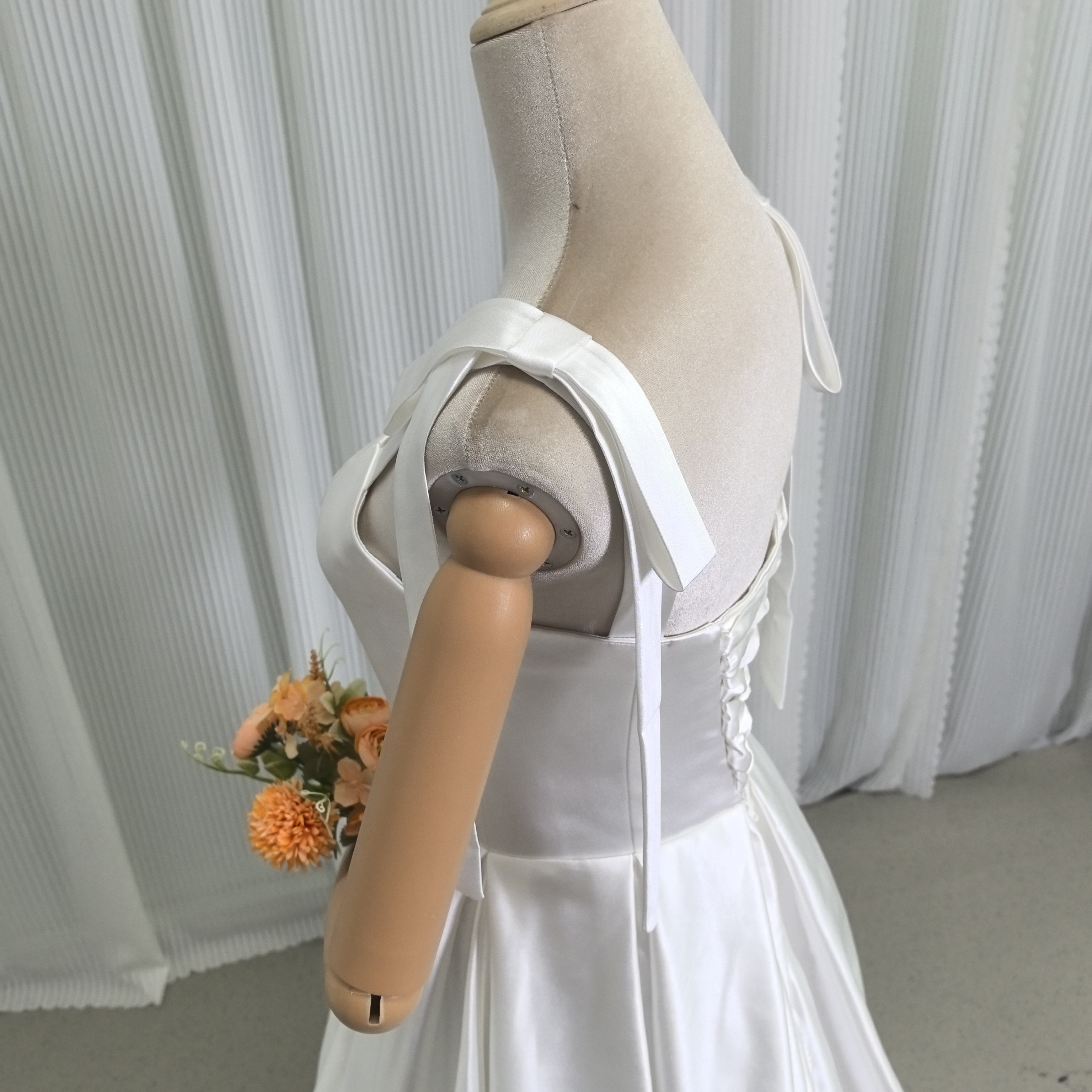 送料無料！パーティードレス キャミソール 編み上げ ロング 光沢サテン スレンダーライン 前撮り 二次会