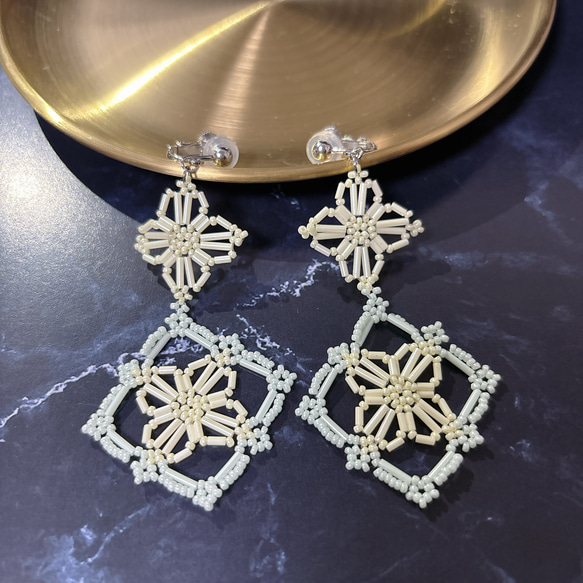 ビーズレーシングのイヤリング 3枚目の画像