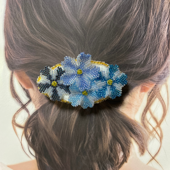お花のバレッタ 1枚目の画像
