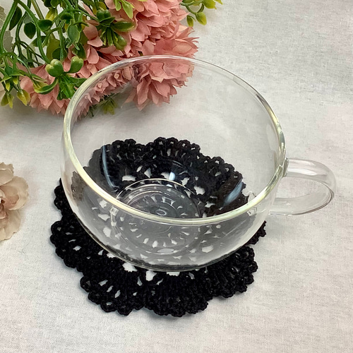 ⚫︎レース編みのドイリー・コースター(白&黒・計2枚セット