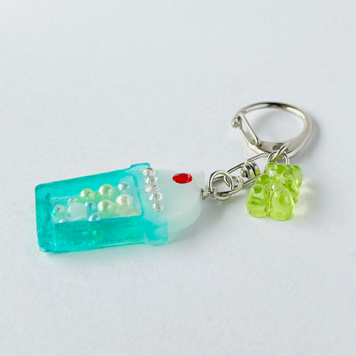 メロンソーダのキーホルダー レジン シェイカー 緑色 春 夏
