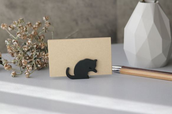 メモスタンド　カードスタンド　毛繕いする猫シルエット　マットコールグレー 1枚目の画像