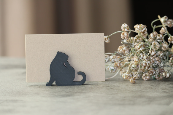 メモスタンド　カードスタンド　顎をかく猫シルエット　マットコールグレー 1枚目の画像