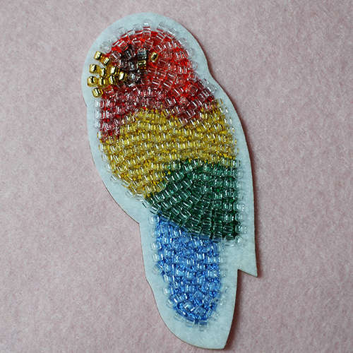 ガラスビーズ刺繍ワッペン】コンゴウインコ 鳥 シール付き 野島刺繍