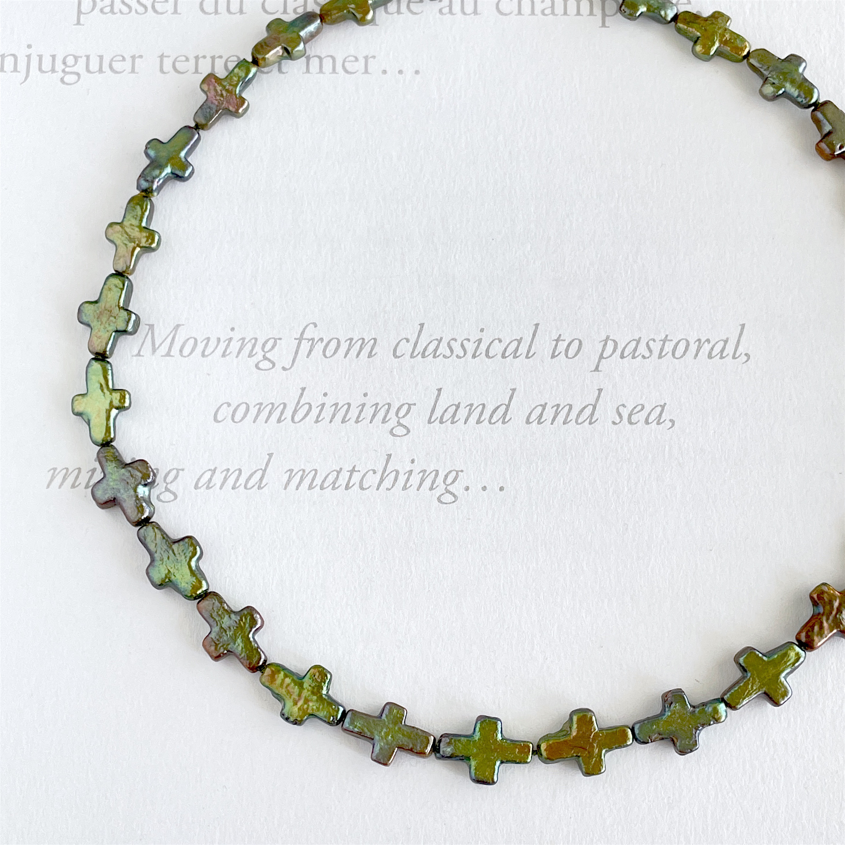 天然 淡水真珠 クリスマスグリーン クロスパールのチョーカー