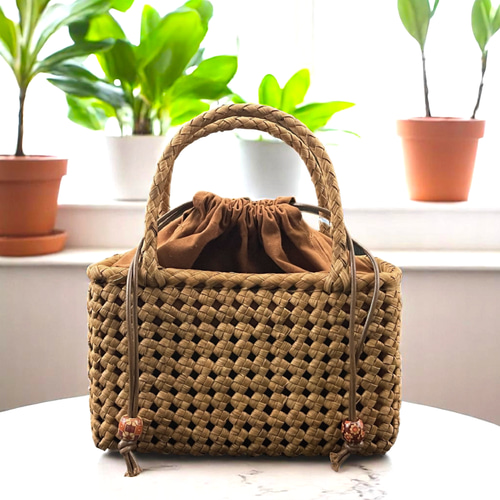 新品　山葡萄かごバッグ　ハンドバッグ　籠バッグ 保存袋付き 手作り 天然素材＞四角編み 巾着 山葡萄かごバッグ 籠バッグ 手作り かご