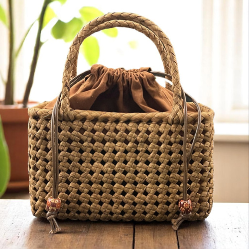 山葡萄　天然素材編み込みかごバッグ 天然素材 山葡萄 編みかごバッグ