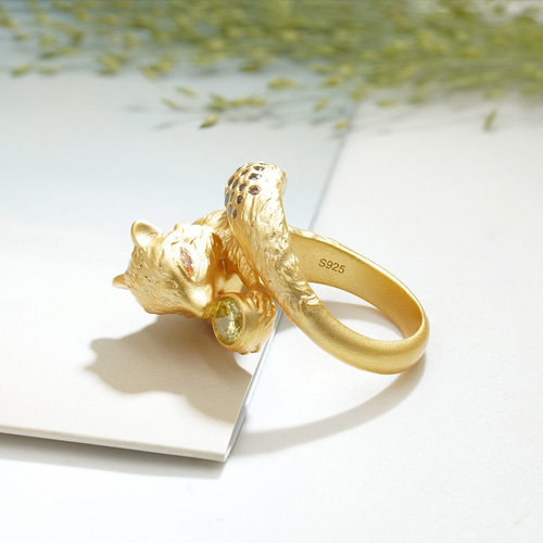 可愛いリスちゃんリング R14H24924-W（4週間発送） 指輪・リング 武田