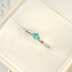 奇跡の輝き☆彡　パライバトルマリン 人工宝石  ライト　ソリティア アンティークリング　S925　フリーサイズ 1枚目の画像