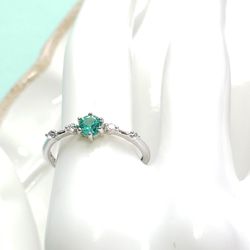 奇跡の輝き☆彡　パライバトルマリン 人工宝石  ライト　ソリティア アンティークリング　S925　フリーサイズ 10枚目の画像