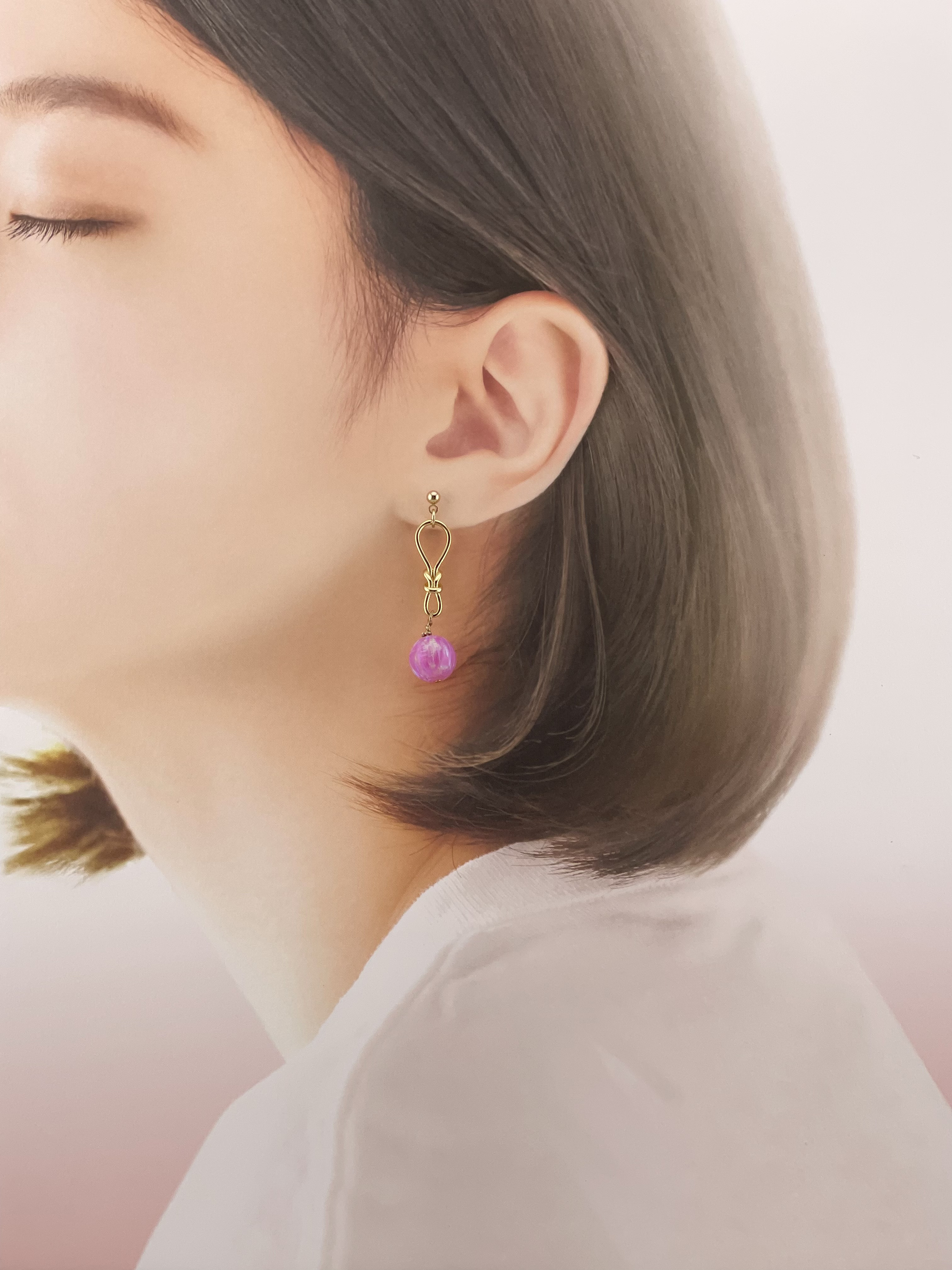 虹色＿京都オパールのノットピアス(ゴールド)