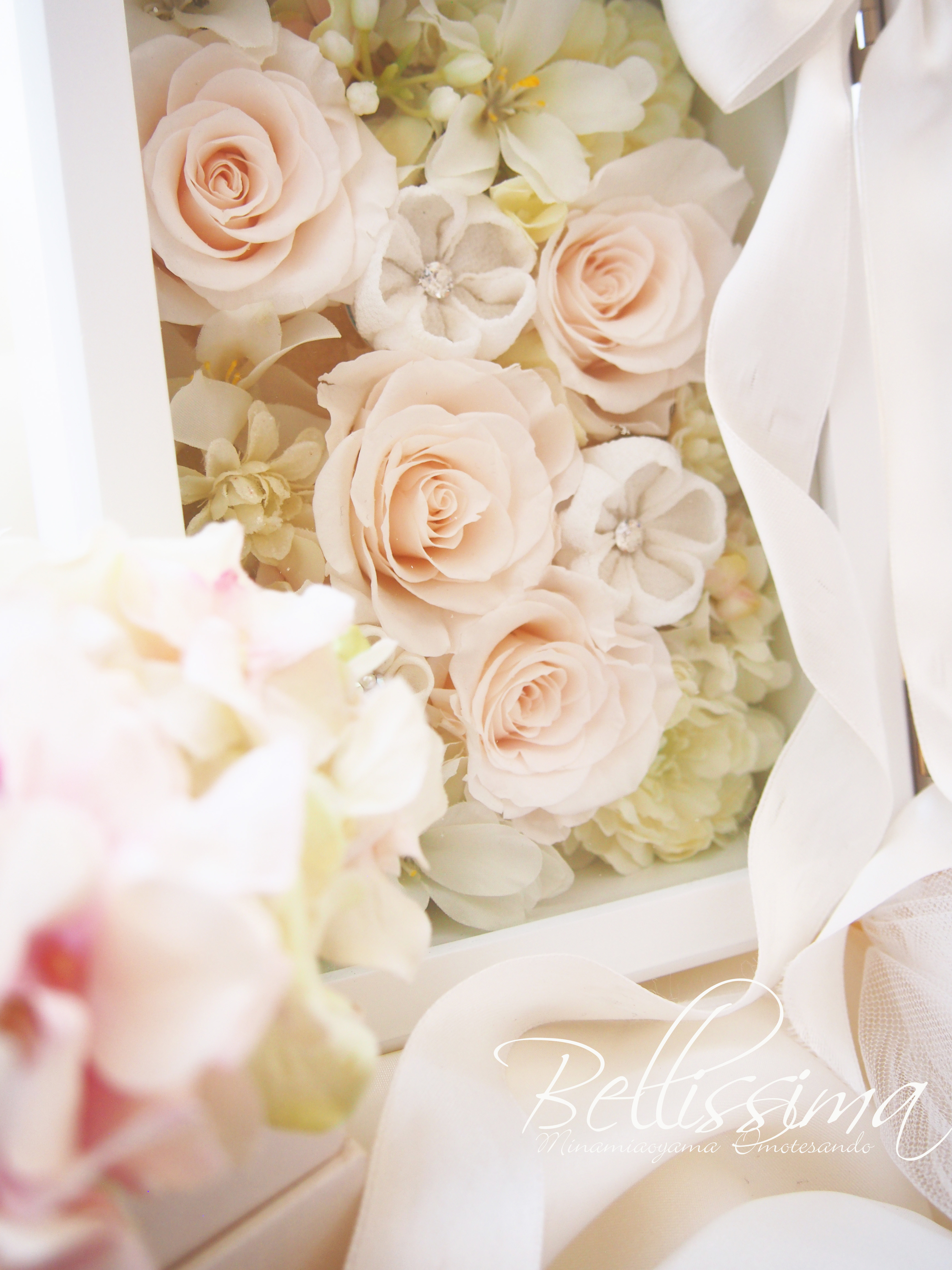 記念日に贈りたいフォトフレームアレンジ　 つまみ細工アレンジ♪