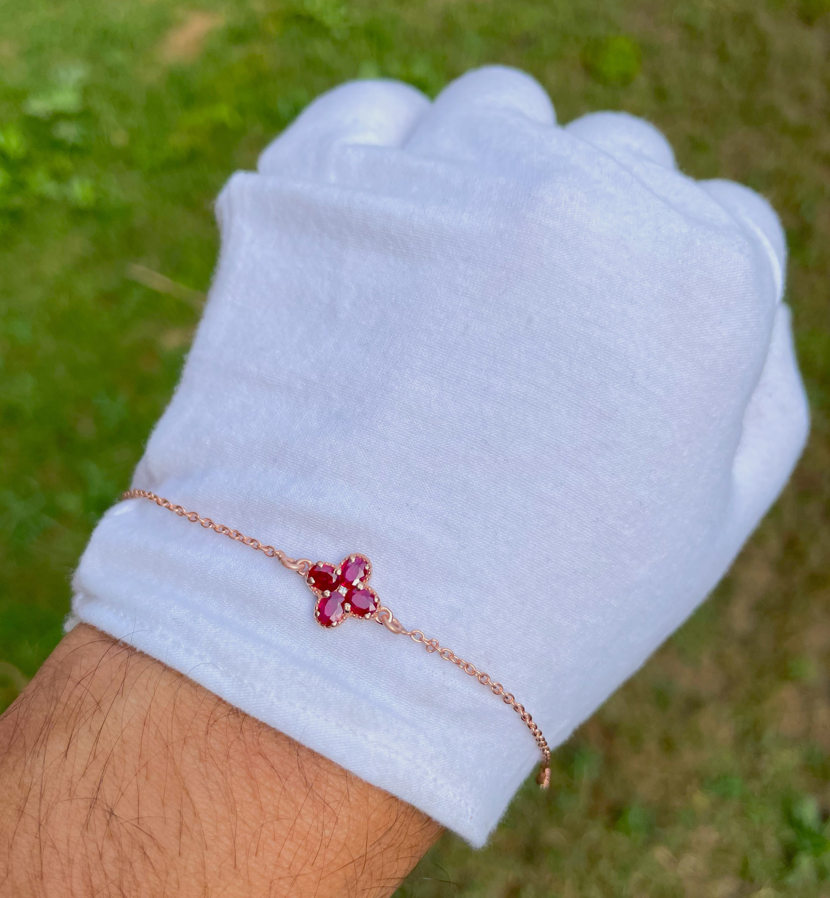 925シルバー / 天然ルビーフラワーテーマブレスレット