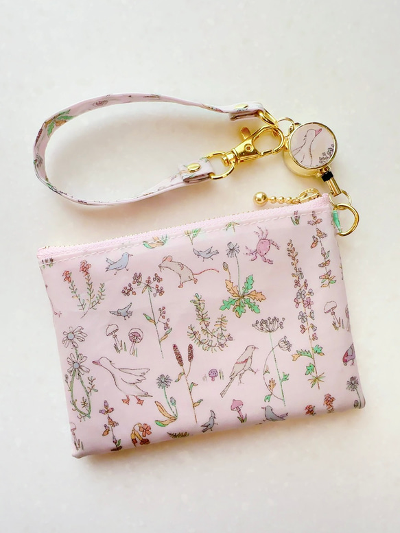 リバティ「セオ」（コットンキャンディ）パスケース＆リールストラップ☆ラミネート☆入学 3枚目の画像