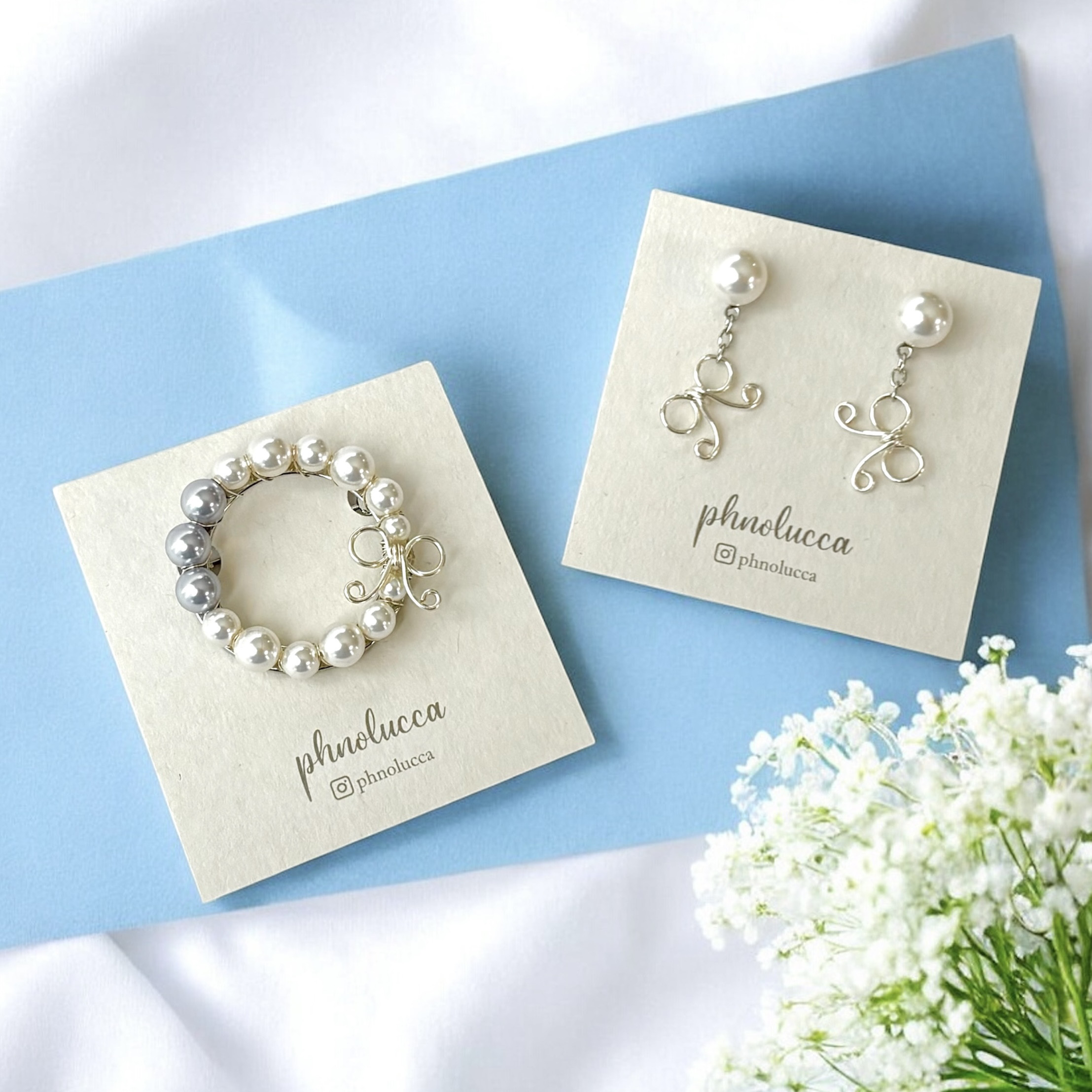 ワイヤーリボンとパールブローチ＆ピアス/イヤリング （ブルーシルバー）【入学式　卒業式　入園式　卒園式　大人可愛い　春