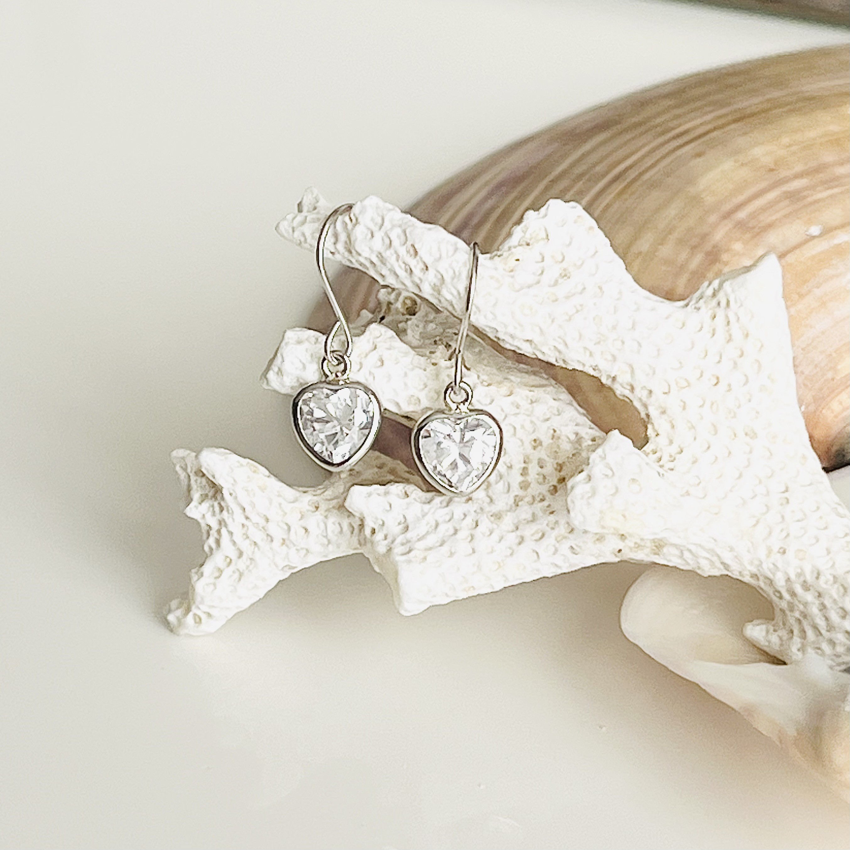 【K14WG】ハート型キュービックピアス