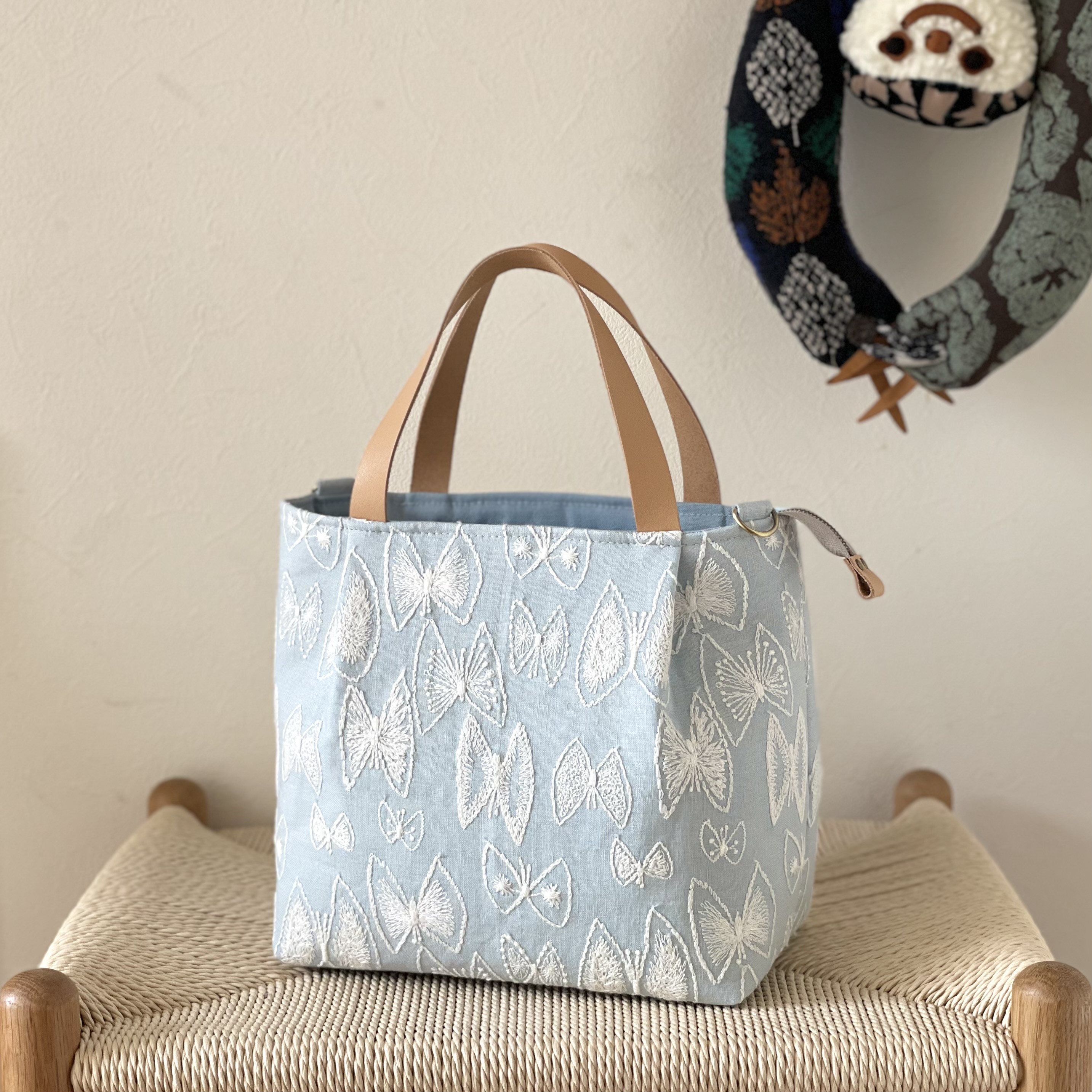 ⚮̈ミナペルホネン　sky flower light blue かくれんぼトート